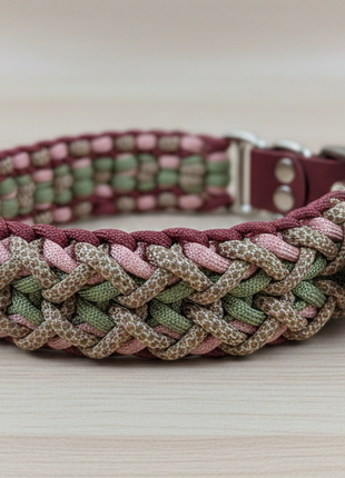 Handgemachtes Paracord-Hundehalsband „Rosé Sage“