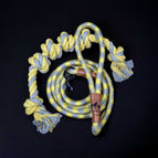 Bundle mit gelben Kotbeutelspender