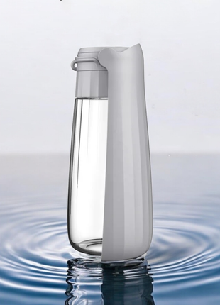 Tragbarer und stabiler und faltbarer 550ml Wasserspender für unterwegs