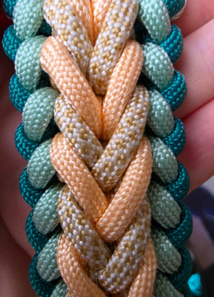 Handgemachtes Paracord-Hundehalsband "Seagrass"