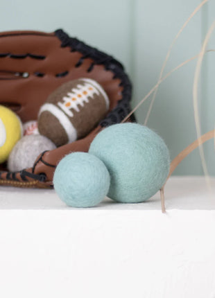 BUDDY. Hundespielzeug aus Schafwolle "Ball" - Mint