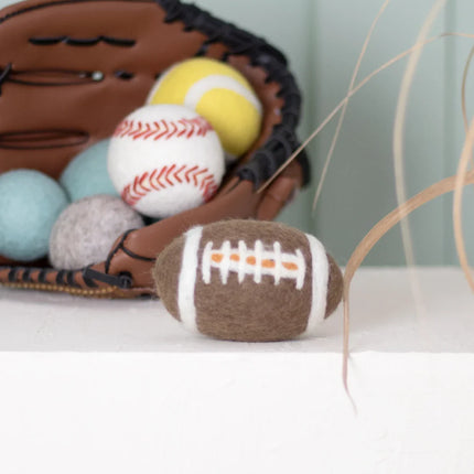 BUDDY. Hundespielzeug aus Schafwolle "Football"