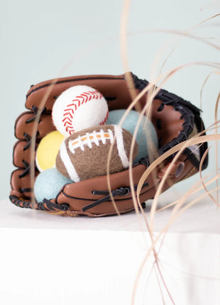 BUDDY. Hundespielzeug aus Schafwolle "Baseball"